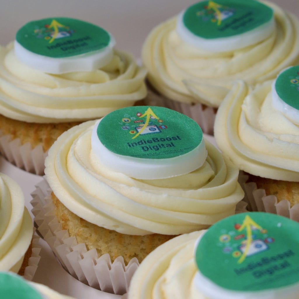 A digital photograph can be reproduced as an edible cupcake topper.